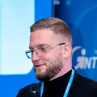Дмитрий Лукашов