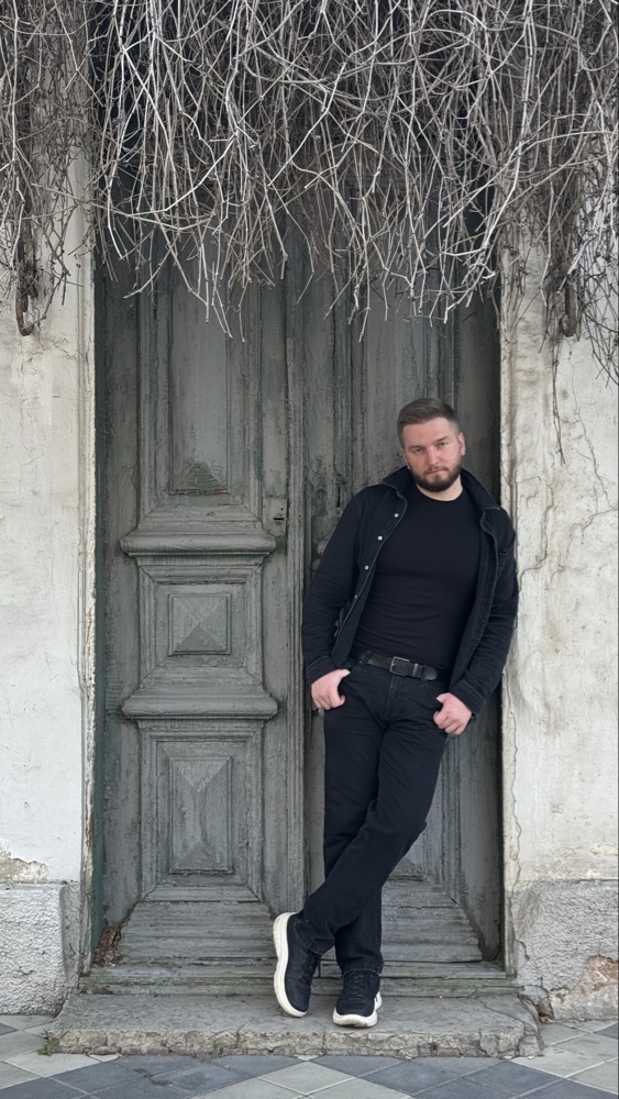 Дмитрий Лукашов